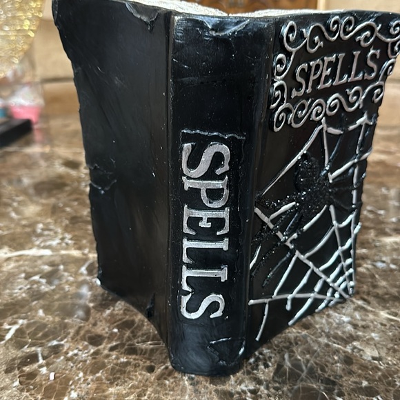 Halloween spell book that lights up. - Picture 3 of 4